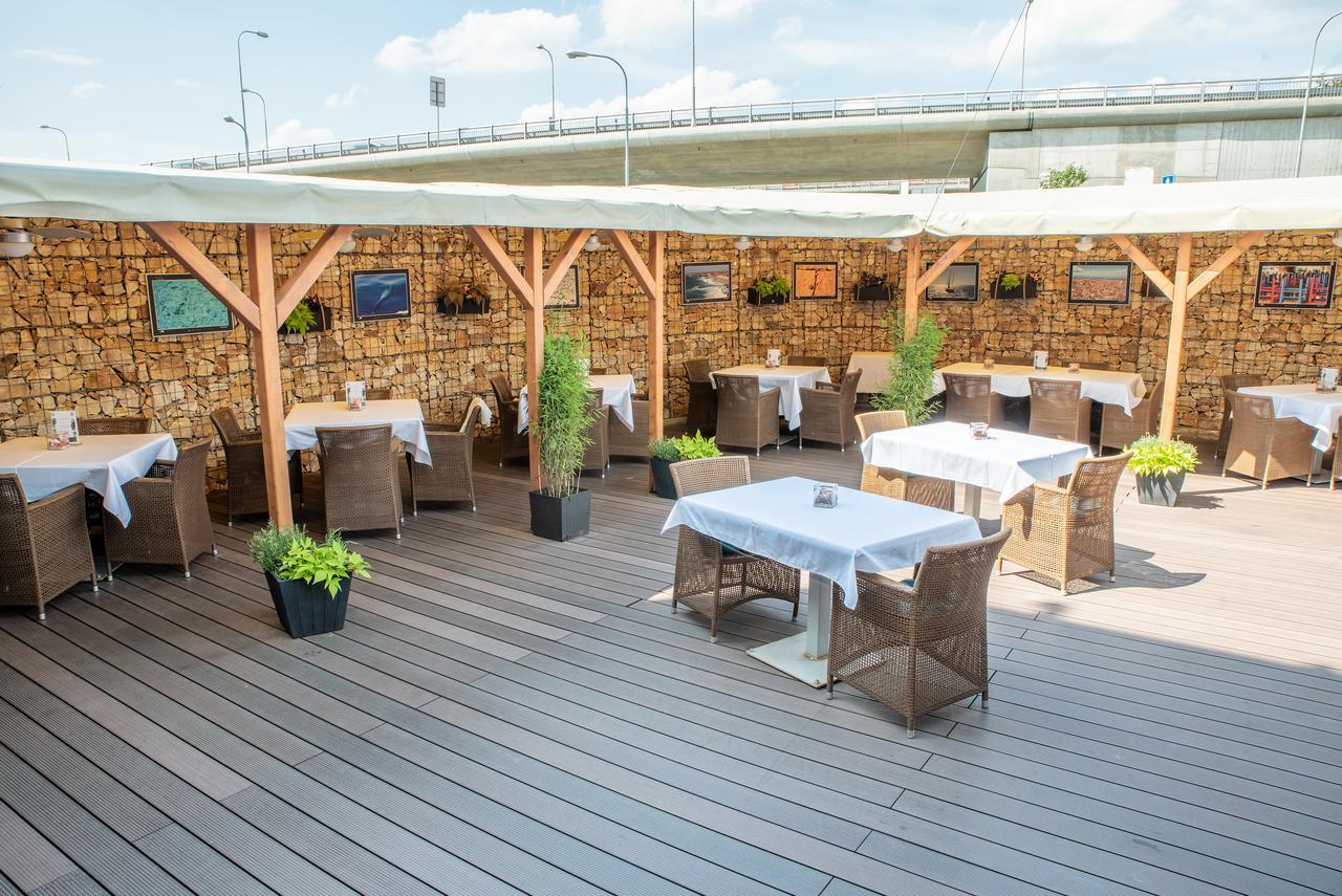 Restaurant & Design Hotel Noem Arch Brno Esterno foto